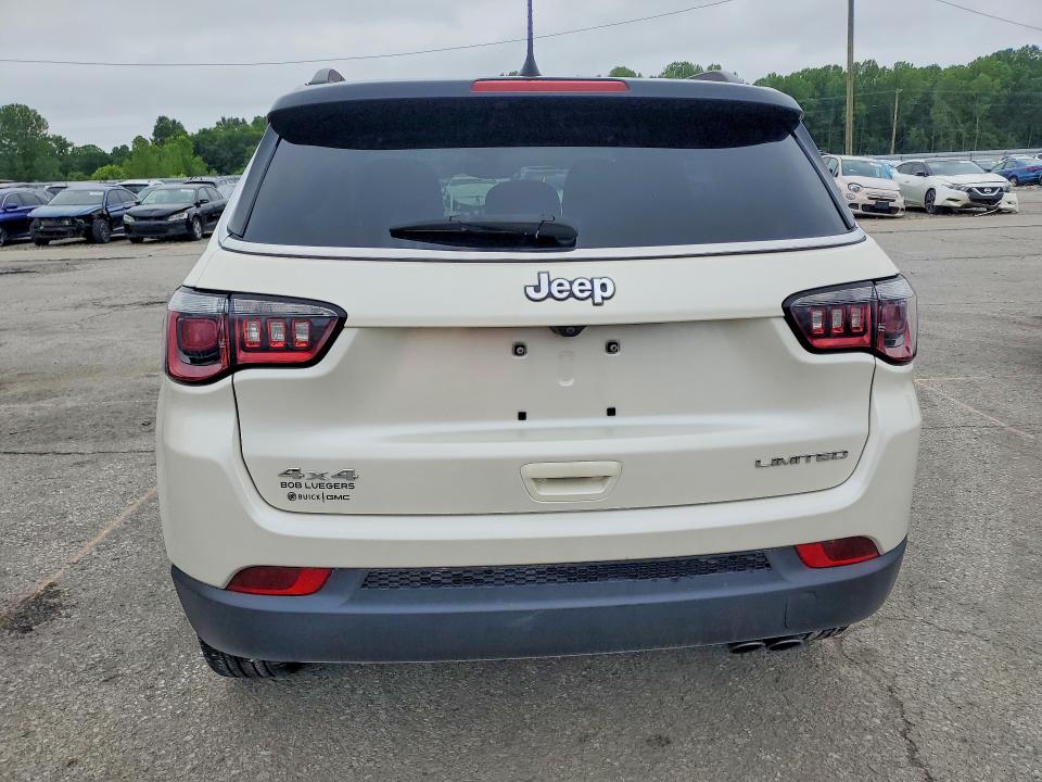 3C4NJDCB8JT100780