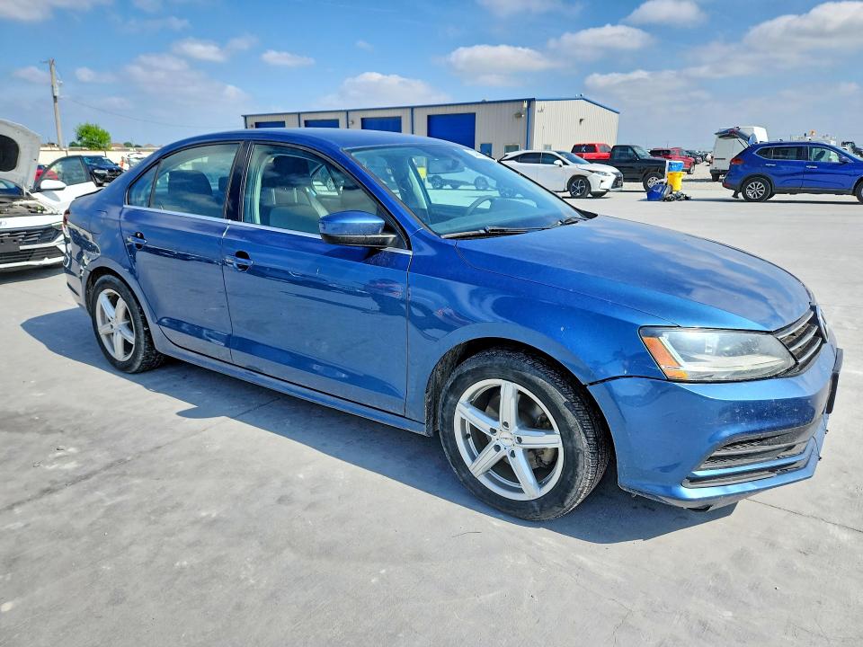 3VW2B7AJ9HM303948