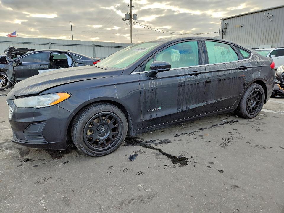 2019 FORD FUSION — VIN 3FA6P0LU4KR263251