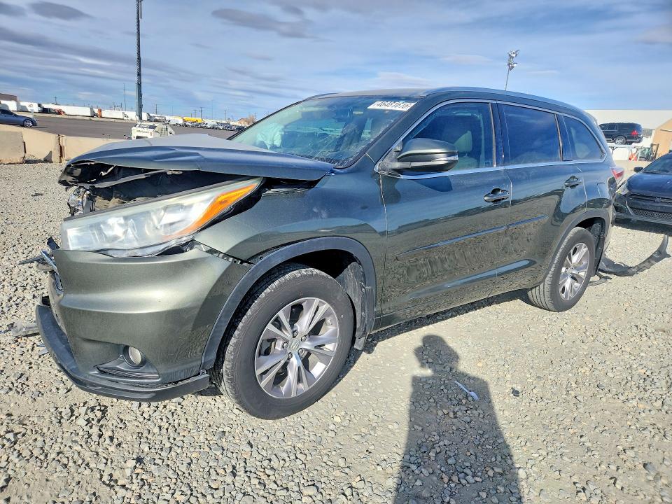 2015 TOYOTA HIGHLANDER — VIN 5TDJKRFH8FS101647