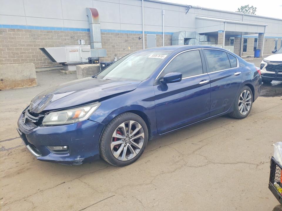 2015 HONDA ACCORD — VIN 1HGCR2F55FA261257