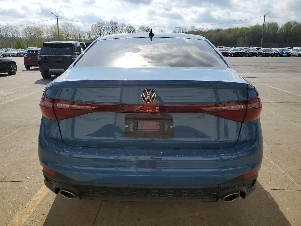 3VW1M7BU1TM015137