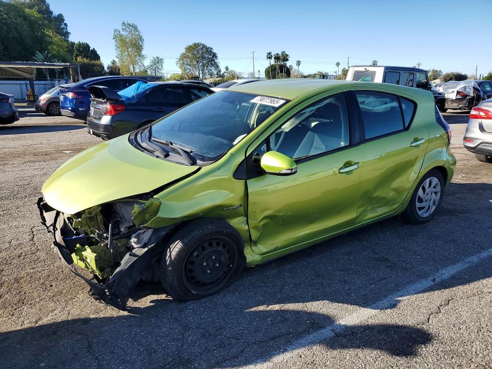 2015 TOYOTA PRIUS C — VIN JTDKDTB3XF1088841
