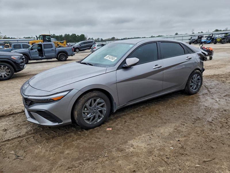 2024 HYUNDAI ELANTRA SE — VIN KMHLM4DG0RU747020