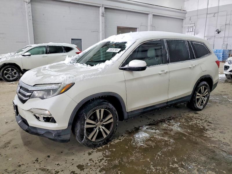 2017 HONDA PILOT — VIN 5FNYF5H35HB012140