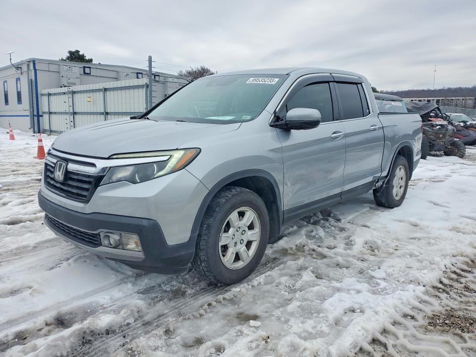 2017 HONDA RIDGELINE — VIN 5FPYK3F79HB033876