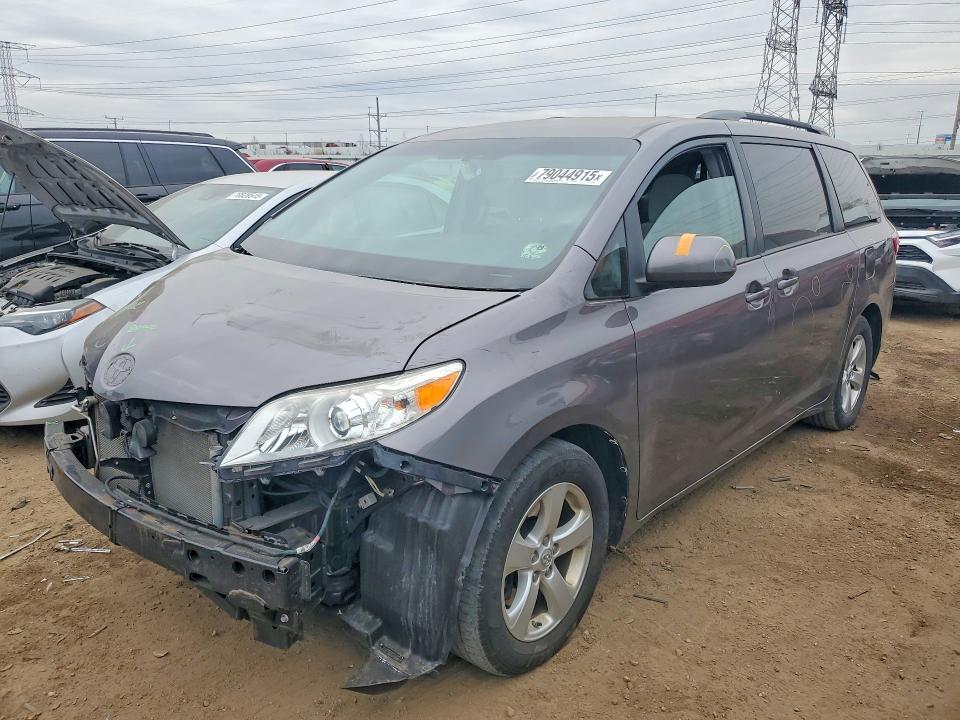 2015 TOYOTA SIENNA — VIN 5TDKK3DC1FS638319