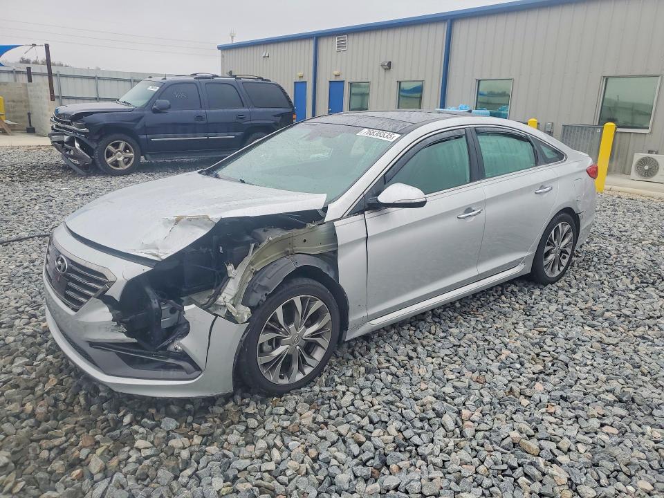 2015 HYUNDAI SONATA — VIN 5NPE34AB3FH167047