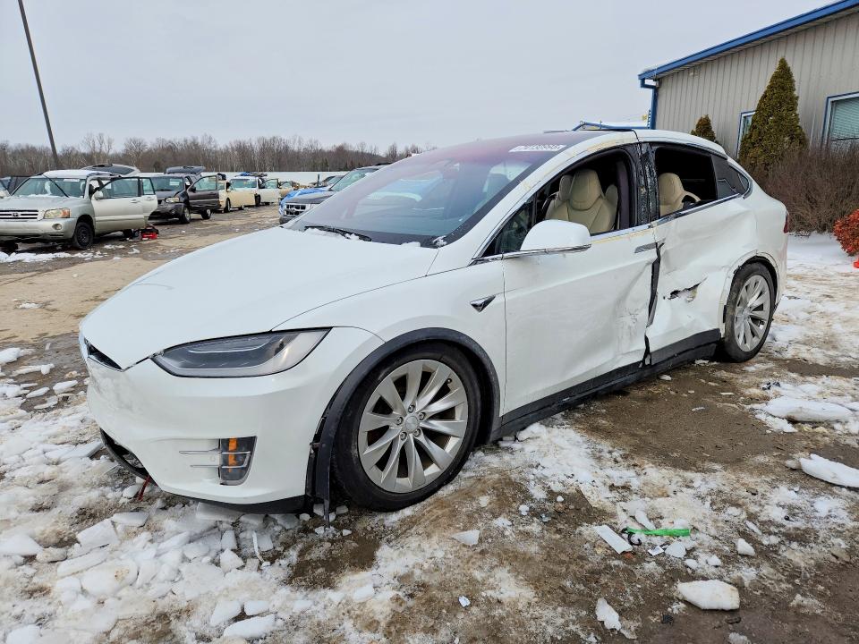 2019 TESLA MODEL X — VIN 5YJXCDE24KF189893