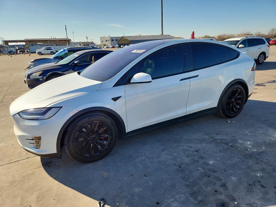 2020 TESLA MODEL X — VIN 5YJXCBE25LF239058