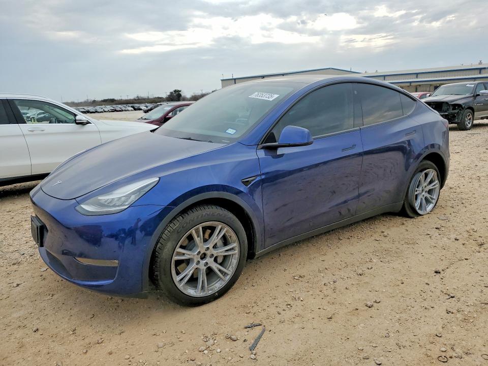 2022 TESLA MODEL Y — VIN 7SAYGDEE0NA003970