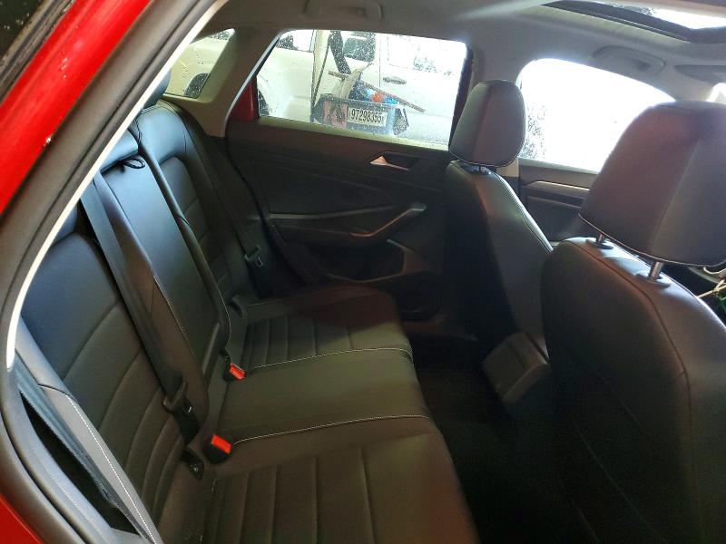 3VW7M7BU6PM045637