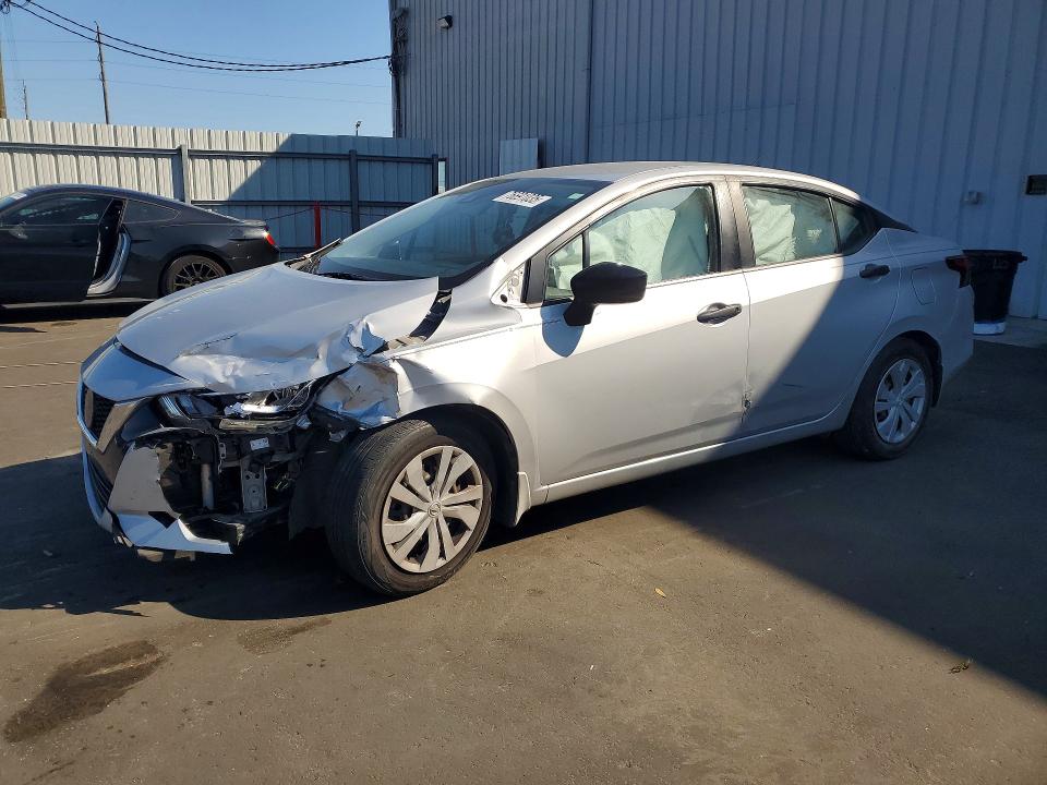 2020 NISSAN VERSA — VIN 3N1CN8DV9LL828870