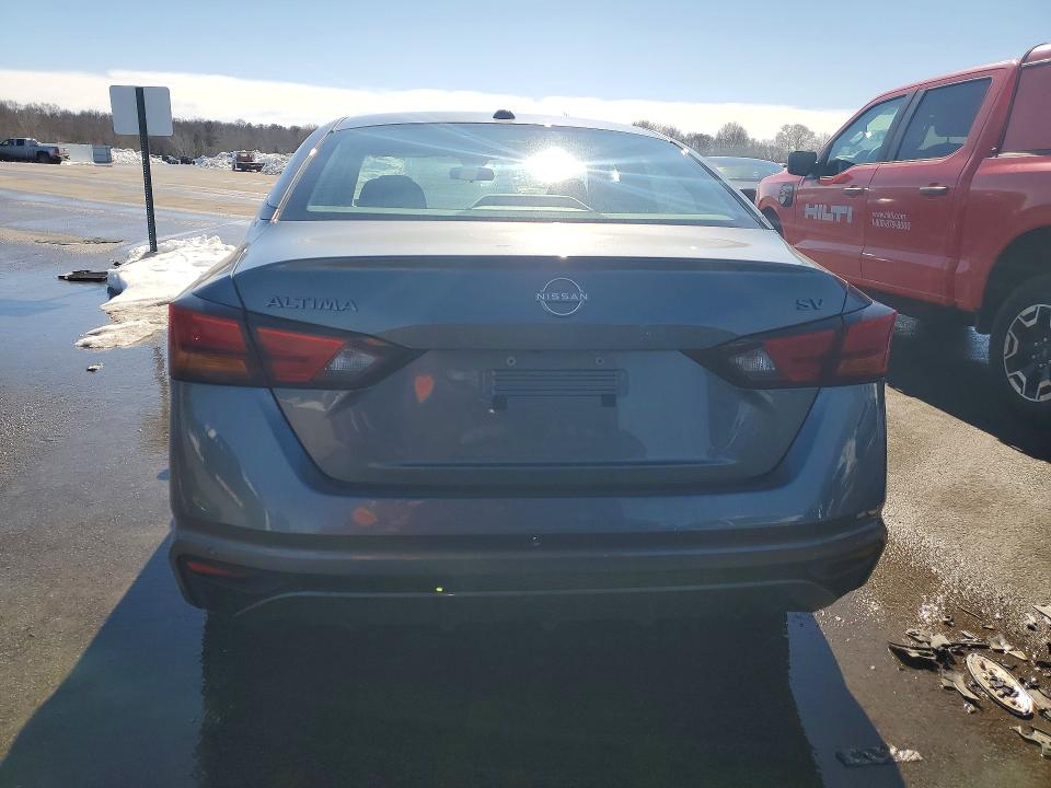 1N4BL4DV6RN334777
