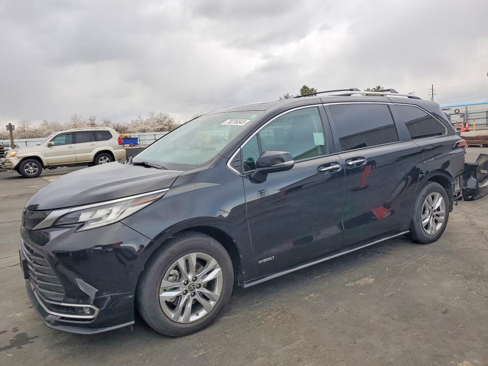 2021 TOYOTA SIENNA — VIN 5TDZRKEC2MS011080