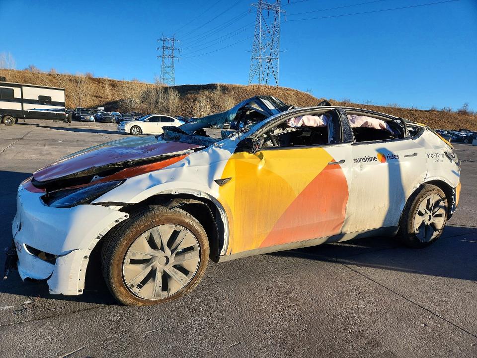 2025 TESLA MODEL Y — VIN 7SAYGDEE4SF287392