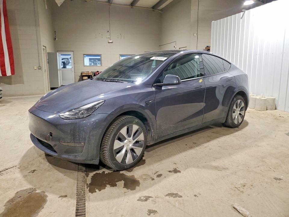 2023 TESLA MODEL Y — VIN 7SAYGDEE4PF885442