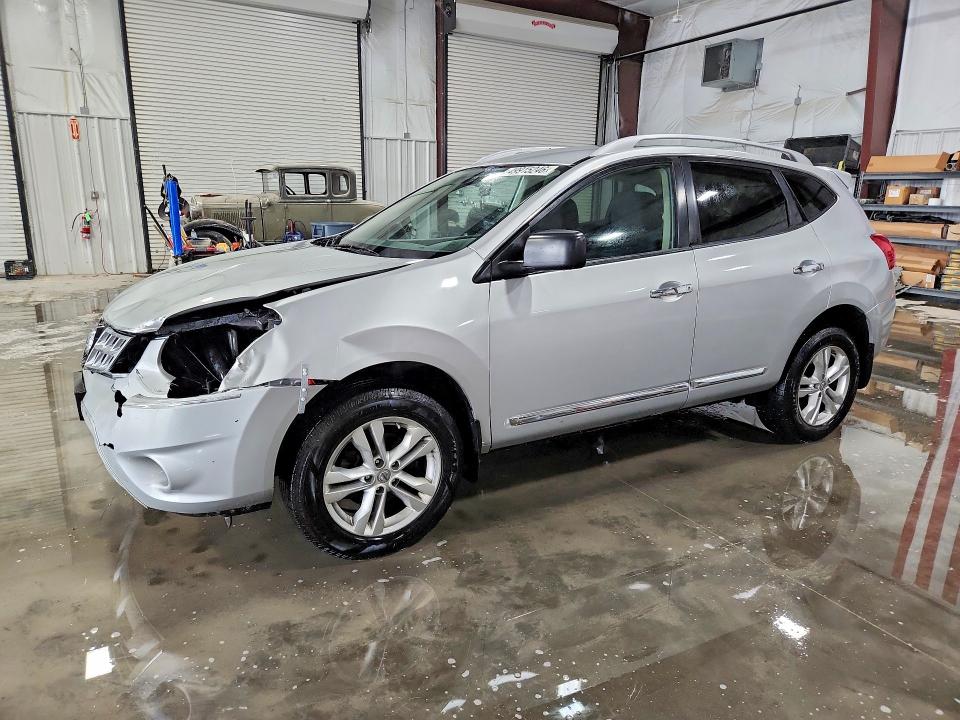 2015 NISSAN ROGUE SELECT — VIN JN8AS5MT5FW163253