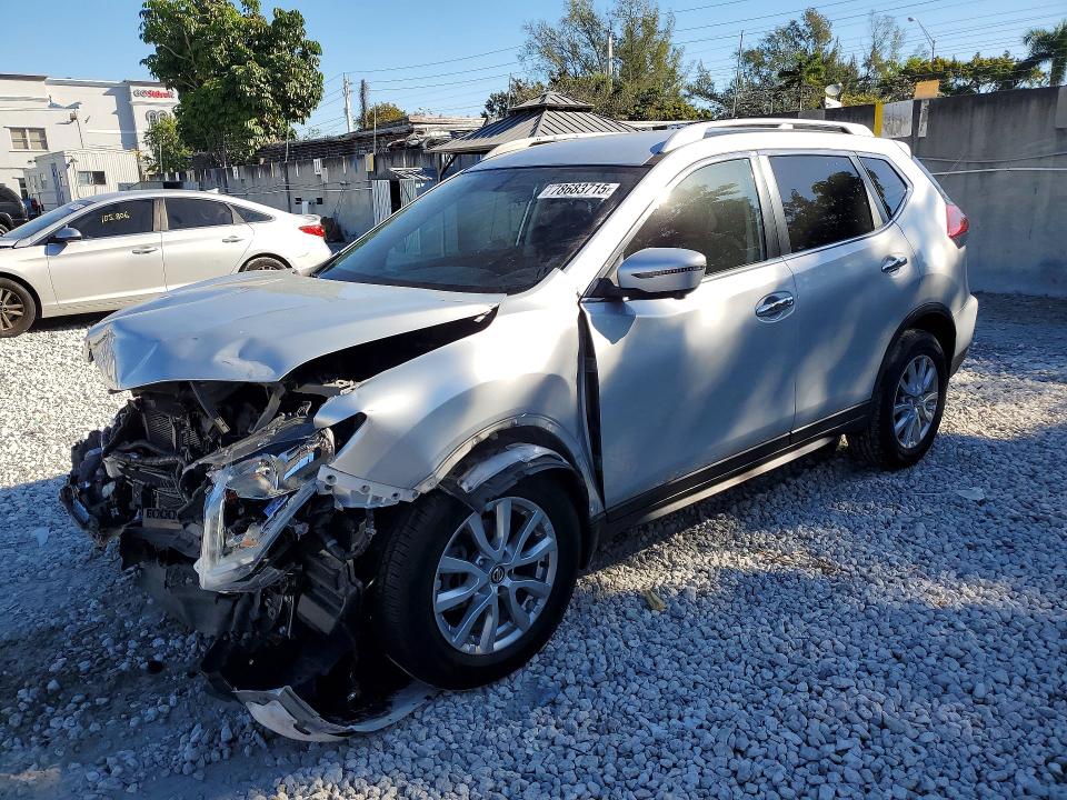 2018 NISSAN ROGUE — VIN 5N1AT2MT9JC851852