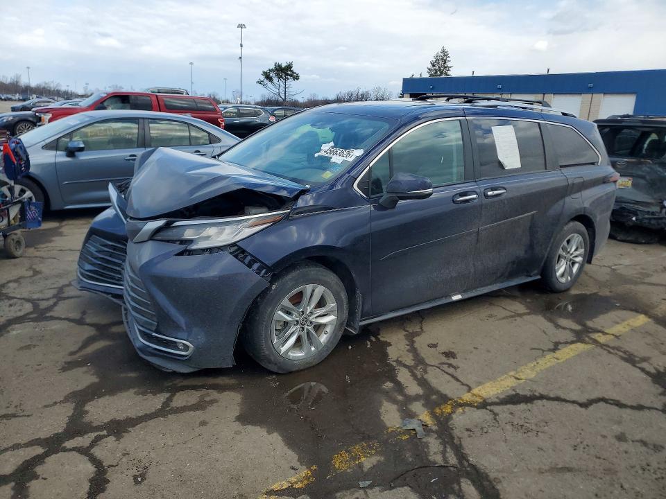 2024 TOYOTA SIENNA — VIN 5TDZSKFC1RS115912
