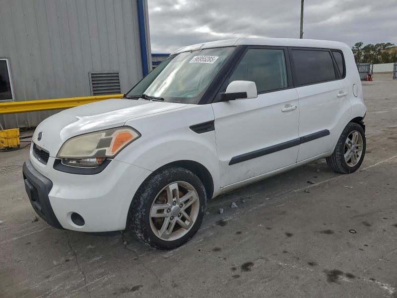 2011 KIA SOUL + — VIN KNDJT2A27B7724821
