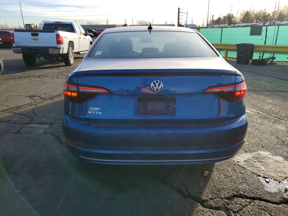3VWCB7BU7LM032684