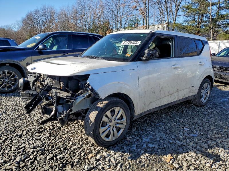 2021 KIA SOUL LX — VIN KNDJ23AU3M7759904