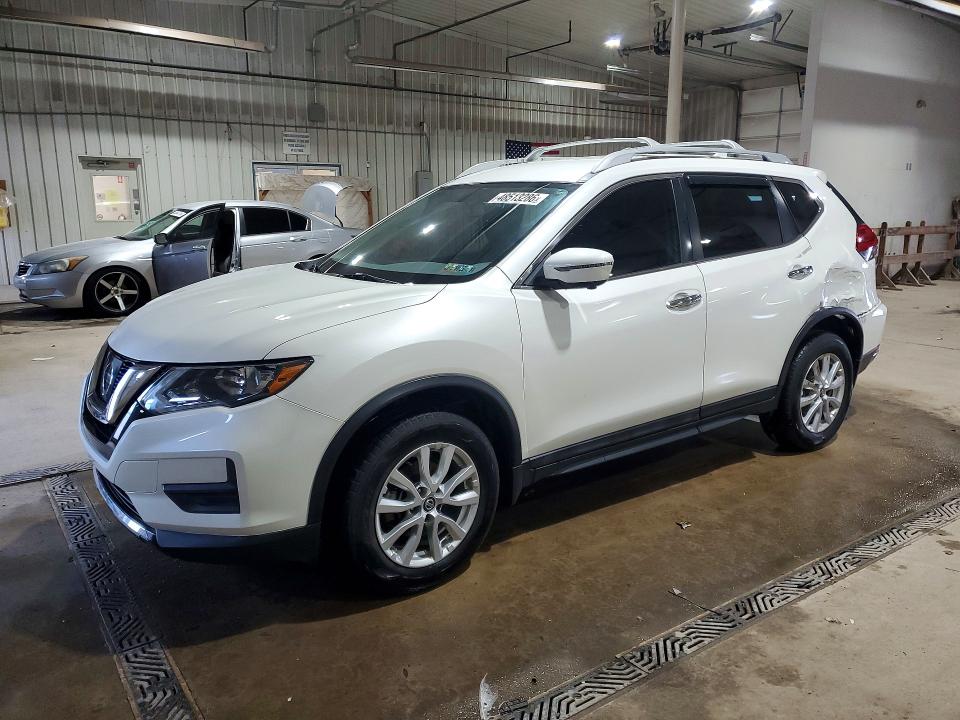 2017 NISSAN ROGUE — VIN 5N1AT2MV0HC875582