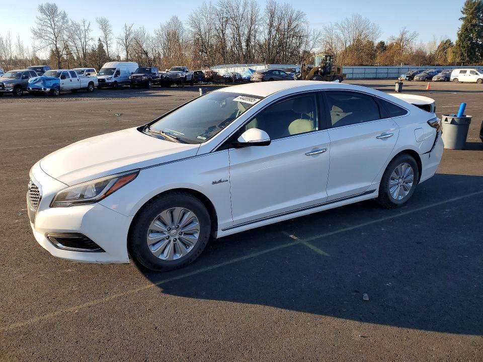 2016 HYUNDAI SONATA — VIN KMHE24L19GA012188