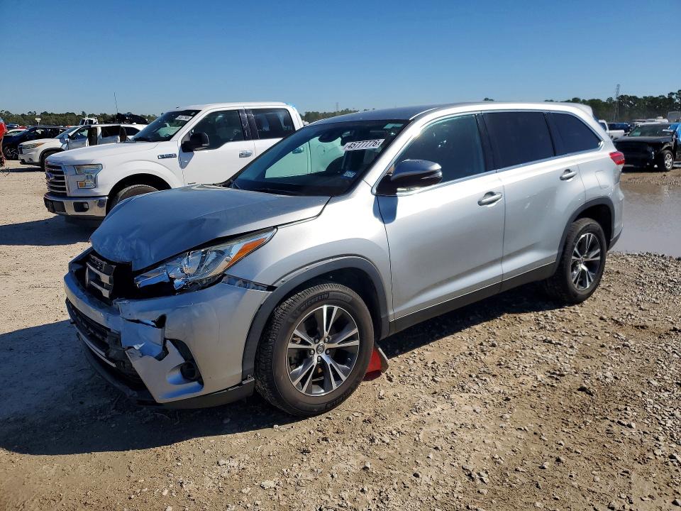2019 TOYOTA HIGHLANDER — VIN 5TDZZRFH8KS303820
