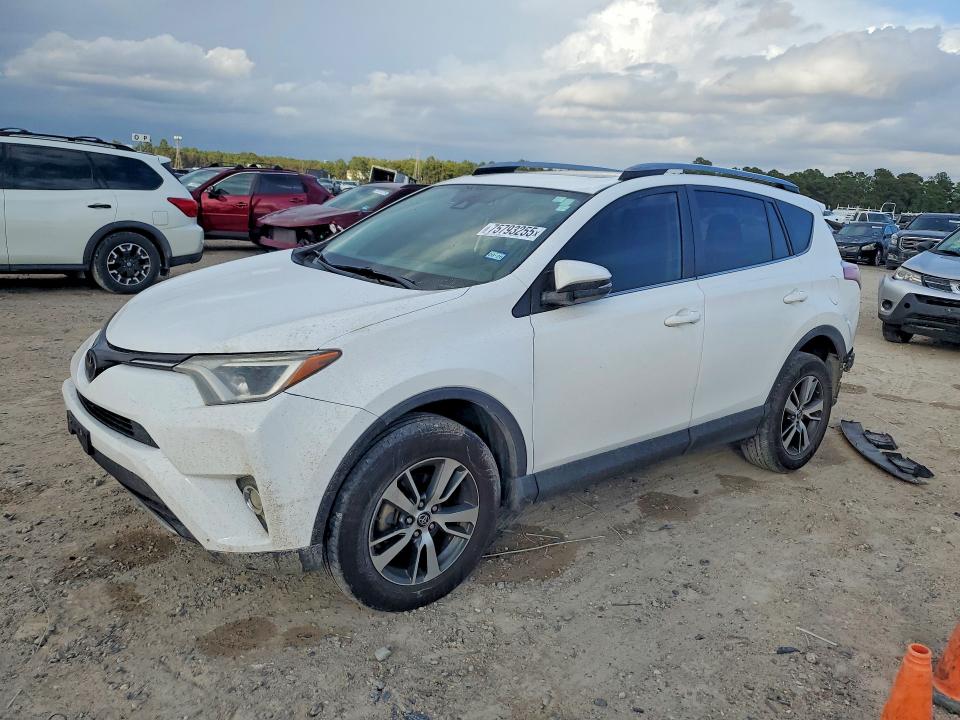 2018 TOYOTA RAV4 — VIN 2T3WFREV5JW516577