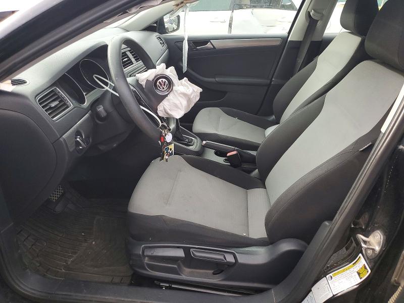 3VW2B7AJ1HM380393