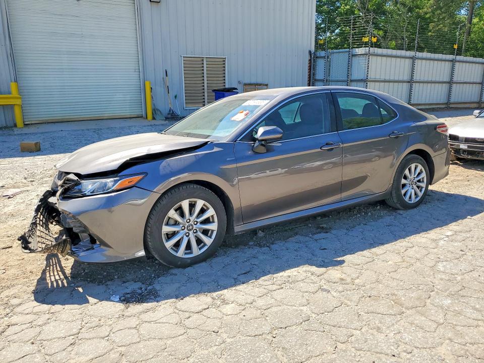 2018 TOYOTA CAMRY — VIN 4T1B11HKXJU641888