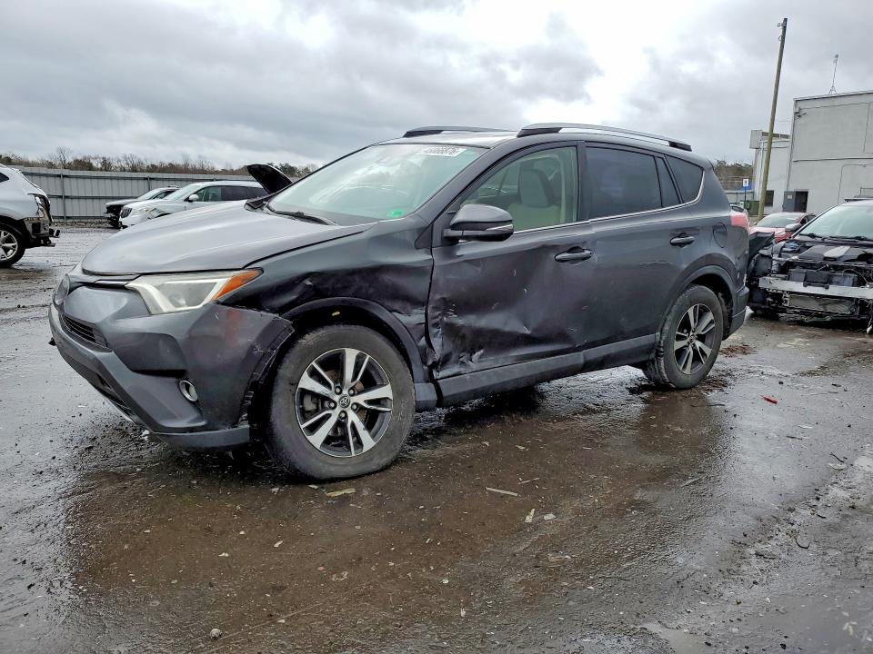 2018 TOYOTA RAV4 — VIN JTMWFREV8JJ740943