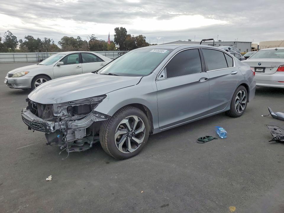 2017 HONDA ACCORD — VIN 1HGCR2F77HA209410