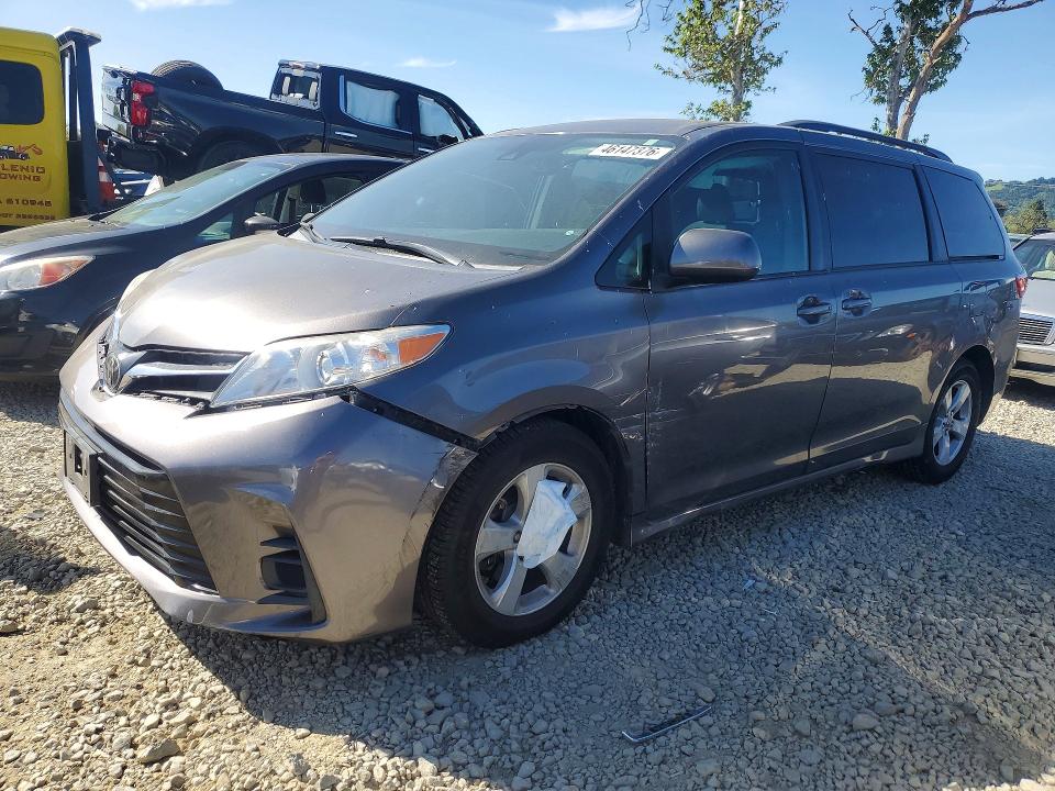 2018 TOYOTA SIENNA — VIN 5TDKZ3DC3JS919705