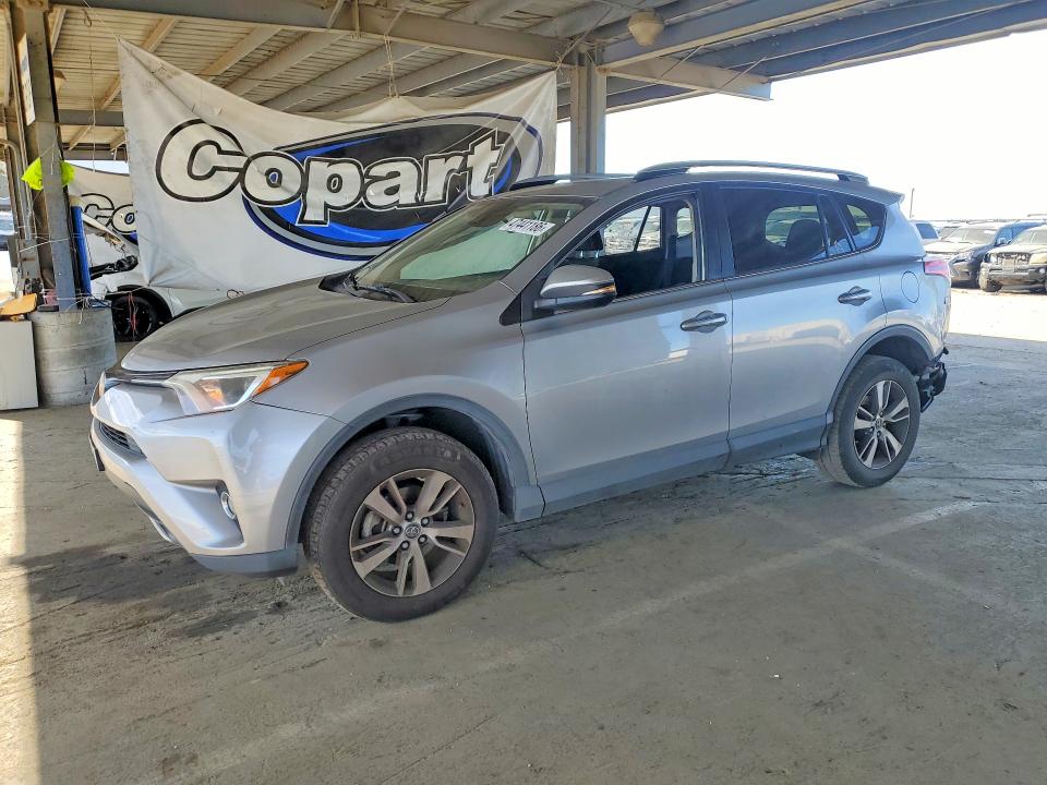2018 TOYOTA RAV4 — VIN JTMWFREV8JD111794