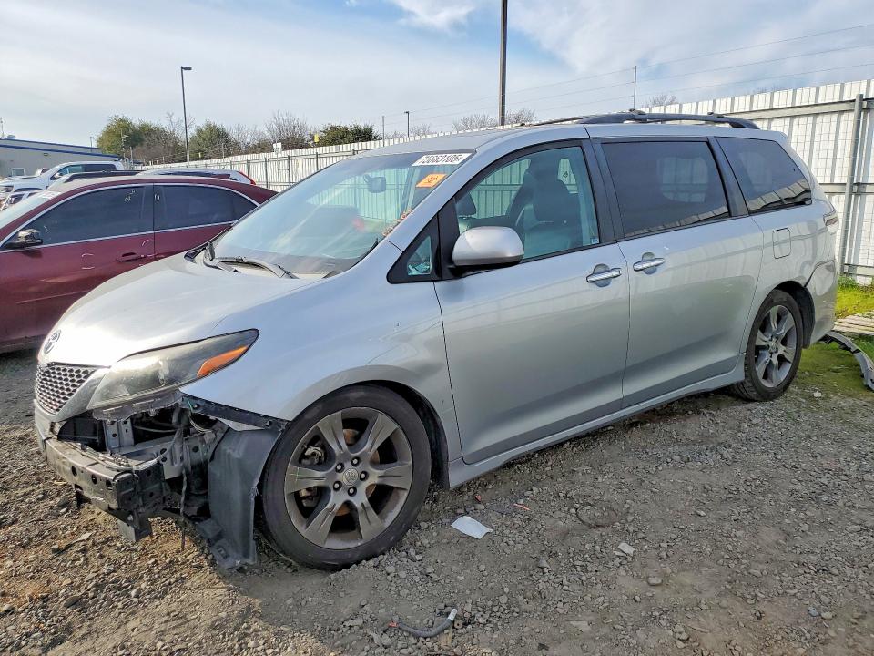 2015 TOYOTA SIENNA — VIN 5TDXK3DC5FS662967