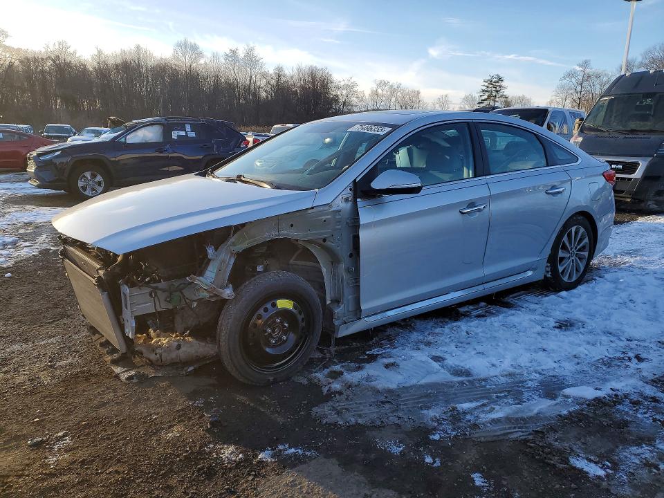 2017 HYUNDAI SONATA — VIN 5NPE34AF2HH548720