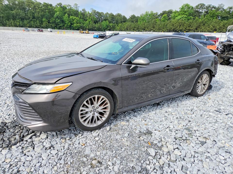 2018 TOYOTA CAMRY — VIN 4T1B11HKXJU039105