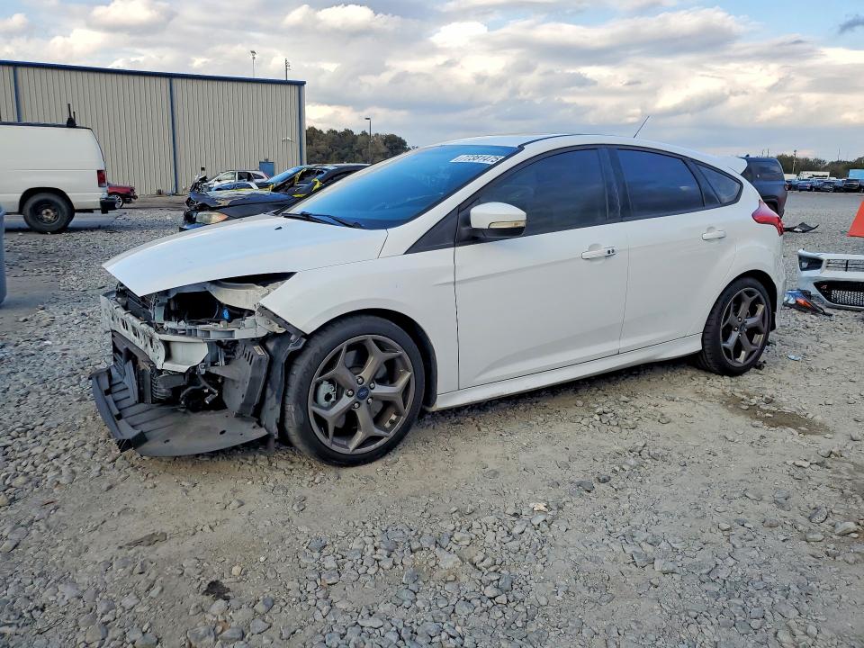 2015 FORD FOCUS — VIN 1FADP3L98FL362602
