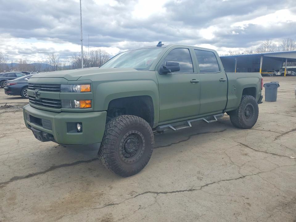 2015 CHEVROLET SILVERADO — VIN 1GC1KXE81FF667218