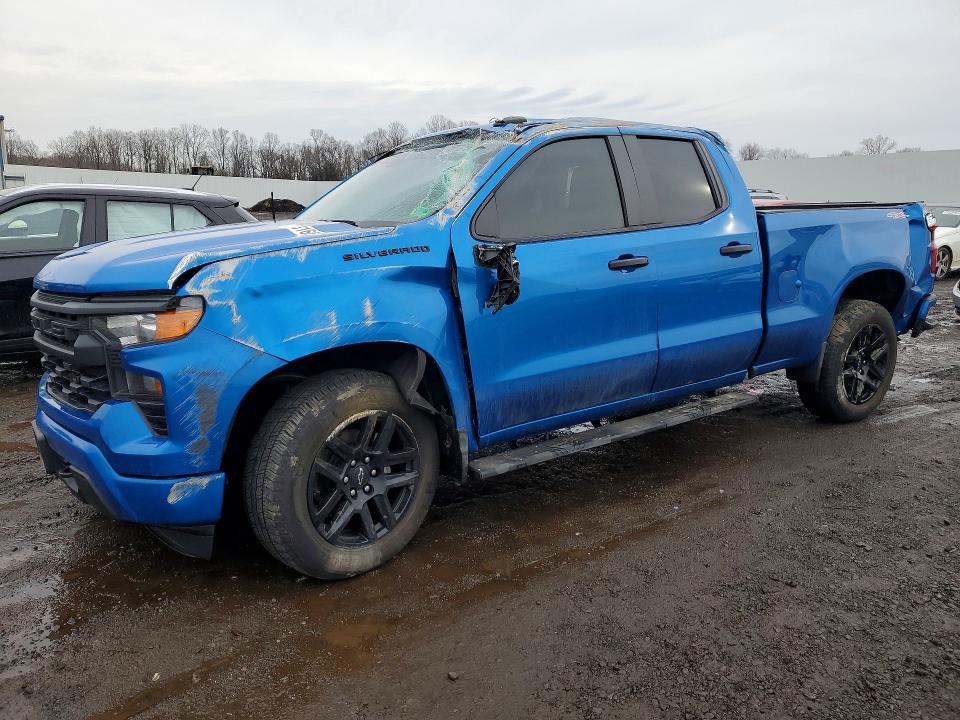2022 CHEVROLET SILVERADO — VIN 1GCRDBEK7NZ638282