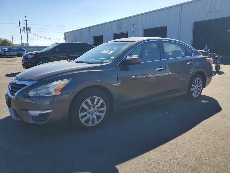2015 NISSAN ALTIMA — VIN 1N4AL3AP1FC201329