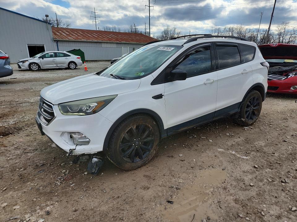 2017 FORD ESCAPE — VIN 1FMCU9GD5HUC75992