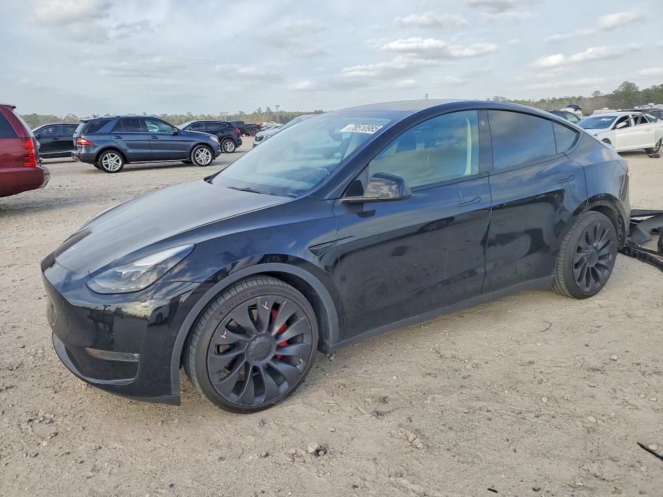 2022 TESLA MODEL Y — VIN 7SAYGDEF6NF508410