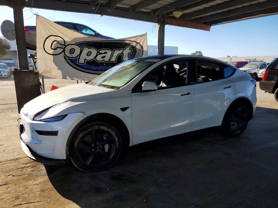 2026 TESLA MODEL Y — VIN 7SAYGDED9TF369076