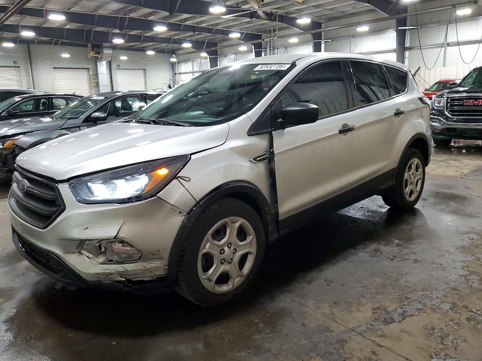 2018 FORD ESCAPE — VIN 1FMCU0F71JUB13015