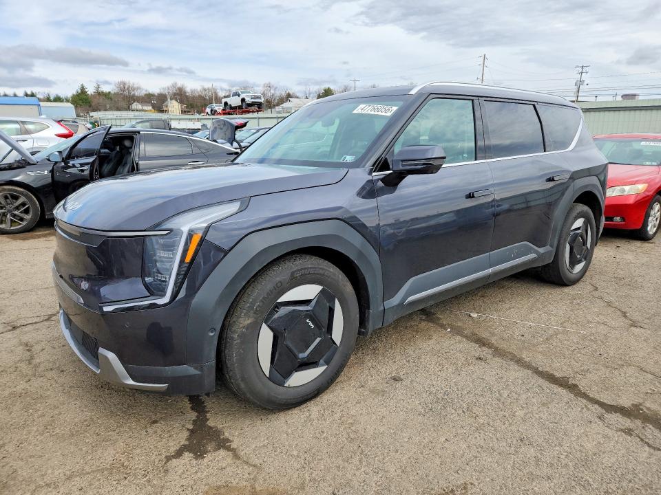 2026 KIA EV9 — VIN 5XYAFFS51TG014261