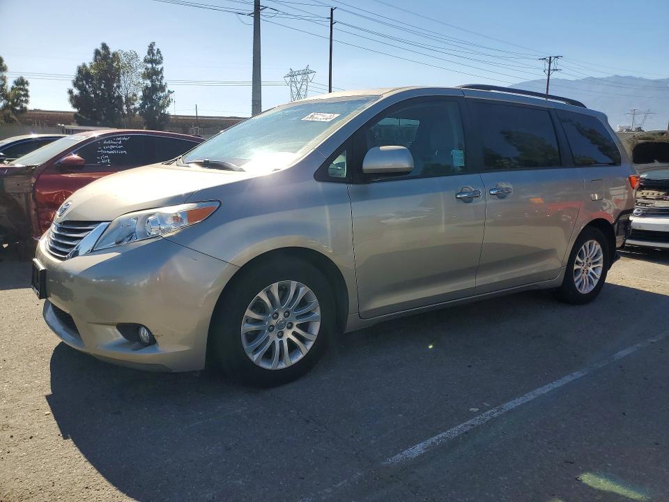 2016 TOYOTA SIENNA — VIN 5TDYK3DC8GS751390